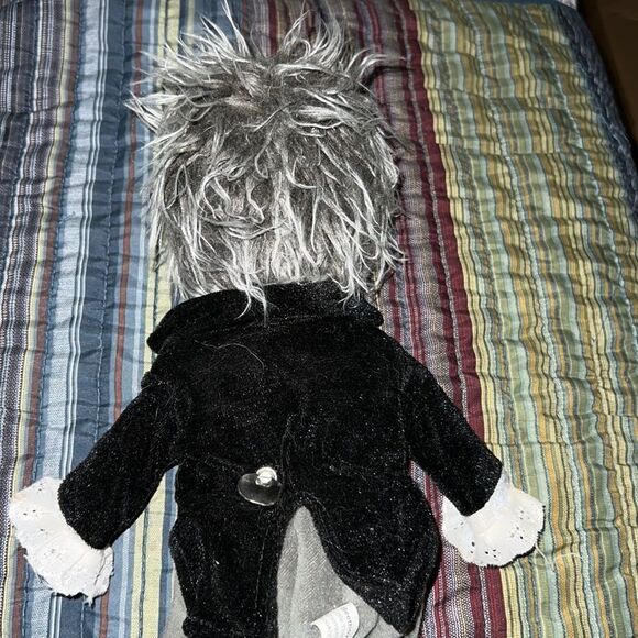 Beethoven Little Thinker Plays Moonlight Sonata - Picture 4 of 5